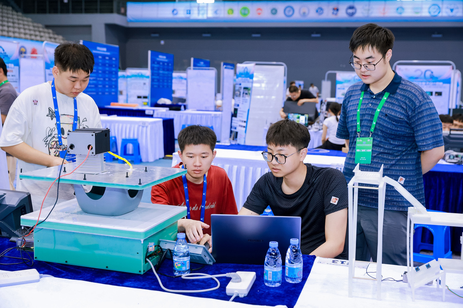 总决赛现场, 交通大学获, 摘星