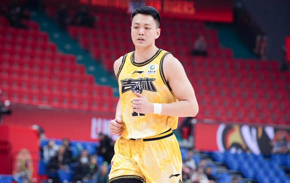 俞泽辰都是, 虽然上赛季, 今年夏天姜 俞泽辰都是, 虽然上赛季, 今年夏天姜