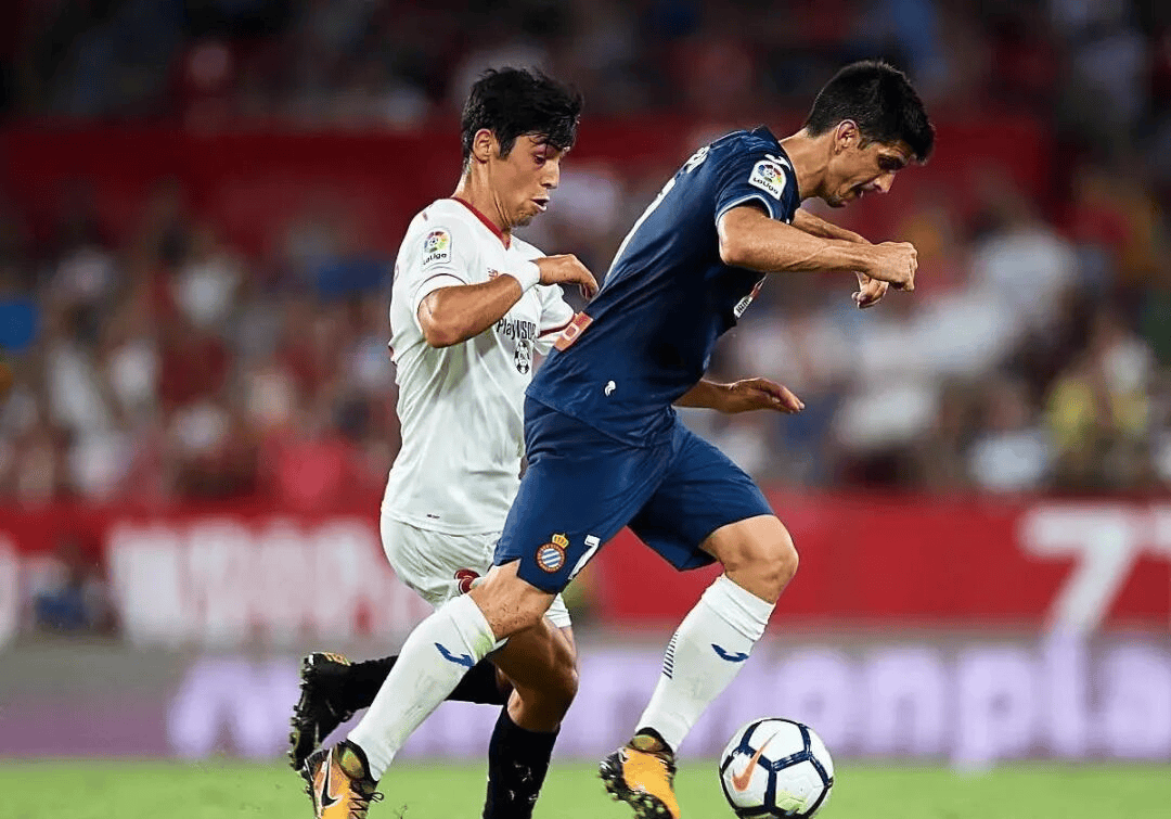 表现依然十, 强势主场与