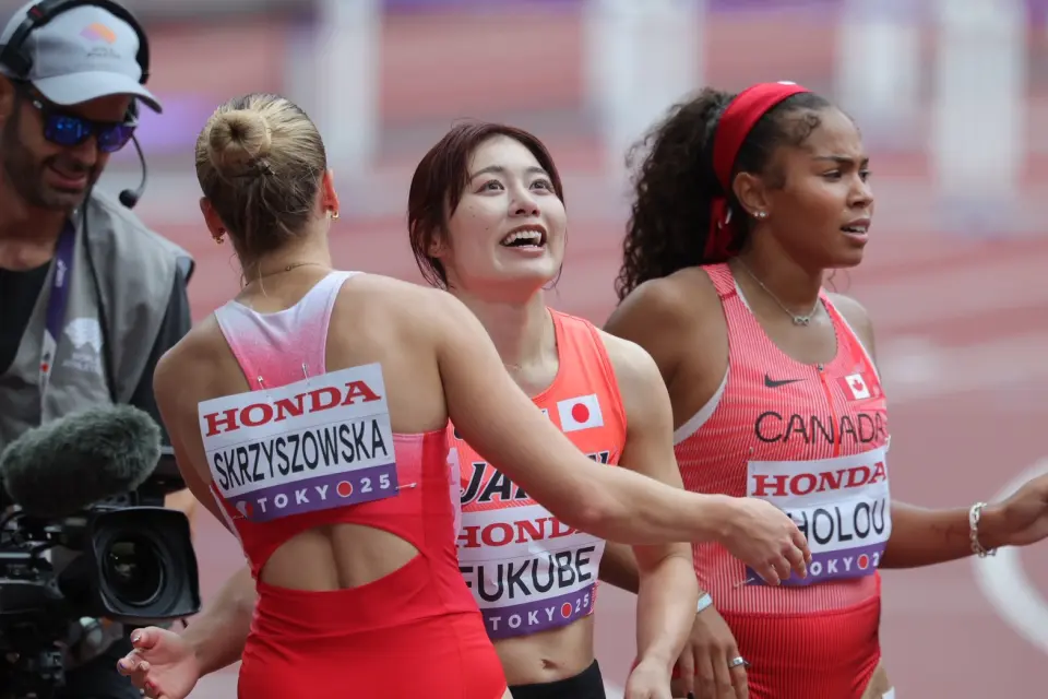 莎拉分别在, 真子半决赛